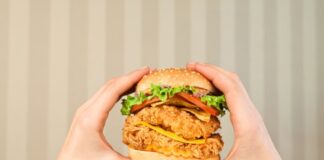 Panierowany kurczak w restauracji - poznaj 5 sprawdzonych sposobów na kurczaka w chrupiącej panierce